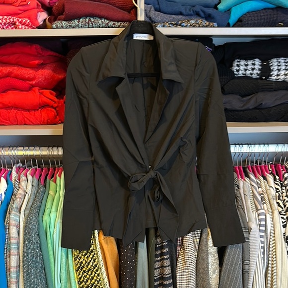 Rivir black long sleeve tie front v neck top size S NWOT - Picture 1 of 3